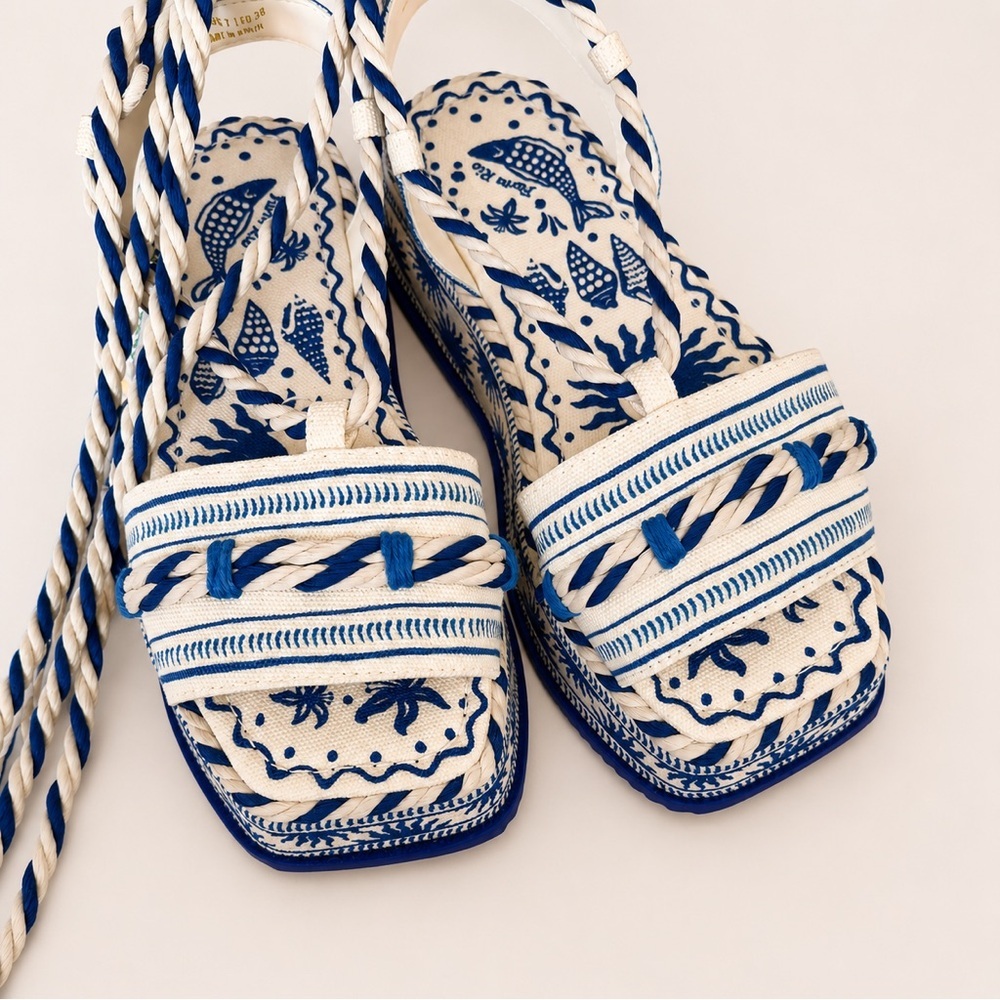 FARM RIO Off White Flatform Sandal - Picture 5 of 11